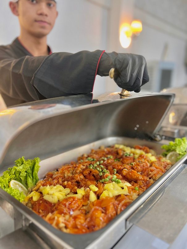 Hidangan buffet Dinda Catering untuk event Rise Fest