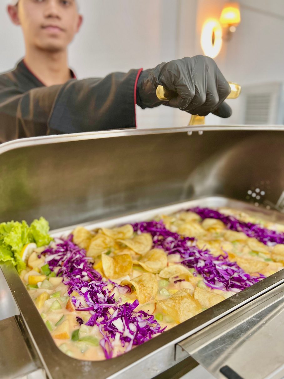 Tumpeng dan sajian ulang tahun dari Dinda Catering